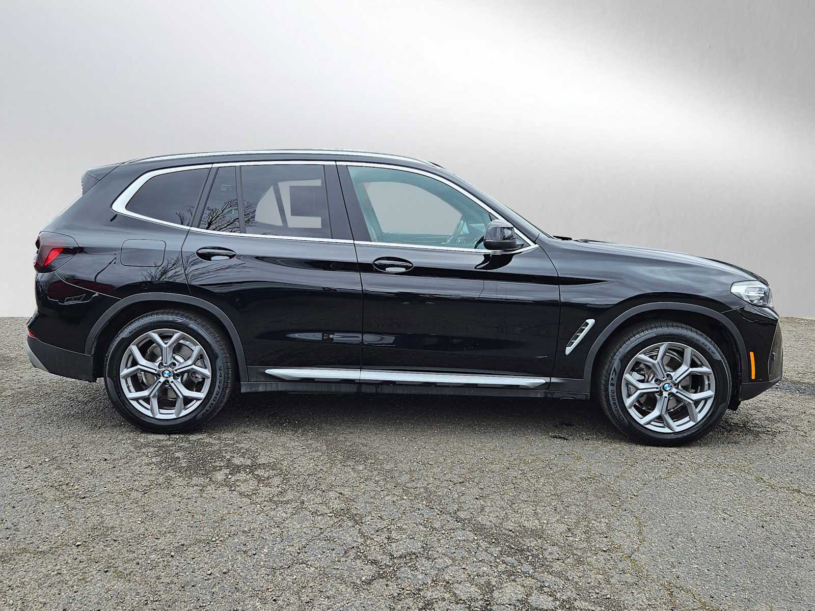 Used 2023 BMW X3 xDrive30i w/ Convenience Package image 2