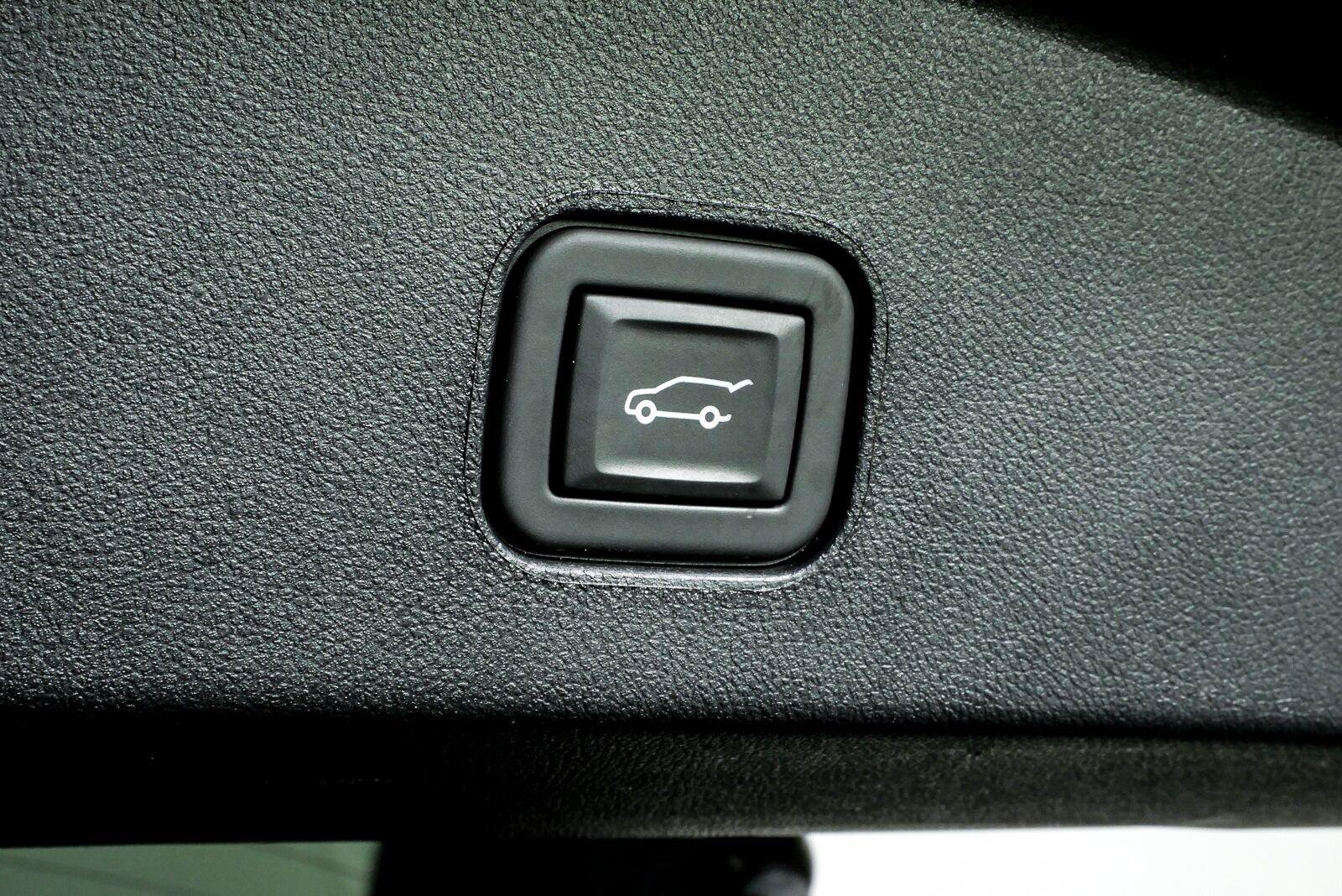 Certified 2024 Cadillac Lyriq Sport RWD image 32
