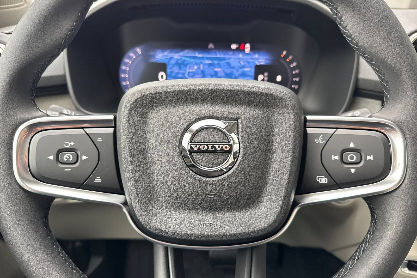 New 2026 Volvo XC40 B5 Plus w/ Protection Package Premier AWD/4WD image 26