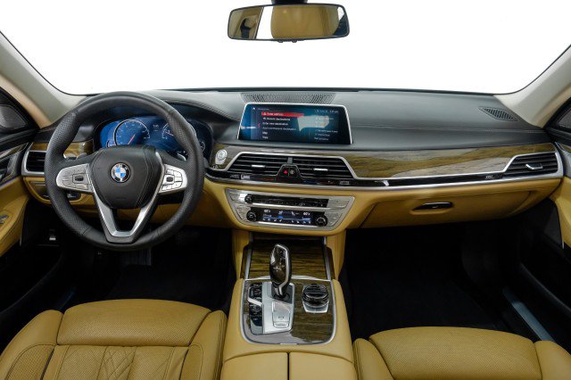 Used 2019 BMW 740i w/ Executive Package RWD image 12