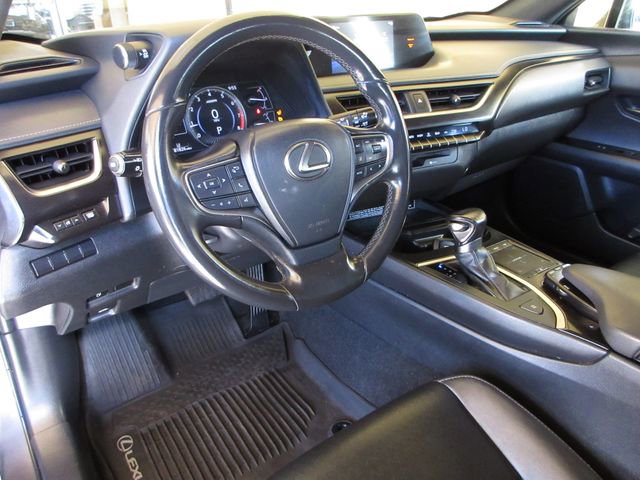Used 2022 Lexus UX 200 w/ Accessory Package (Z1) image 13
