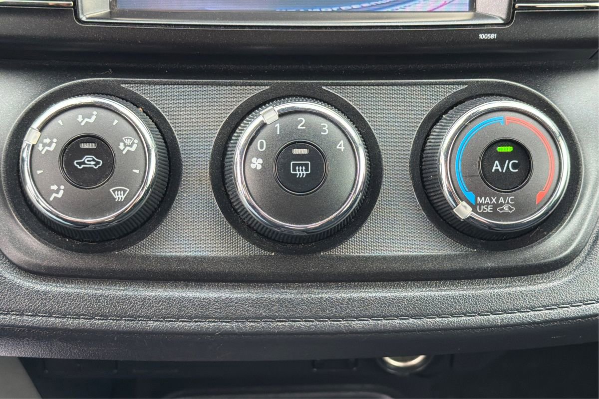 Used 2018 Toyota RAV4 LE w/ All Weather Liner Package image 28