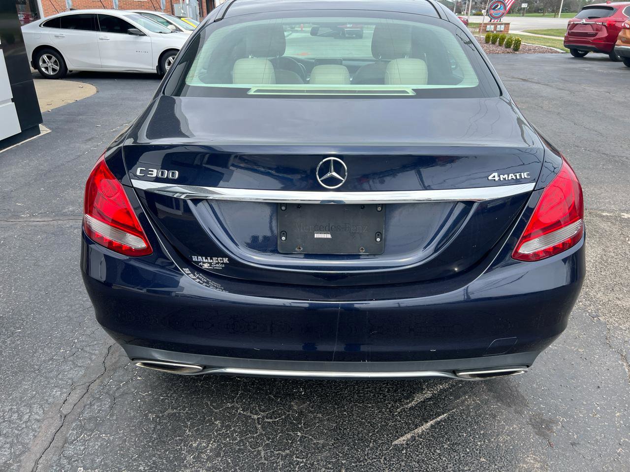 Used 2017 Mercedes-Benz C 300 4MATIC Sedan image 4