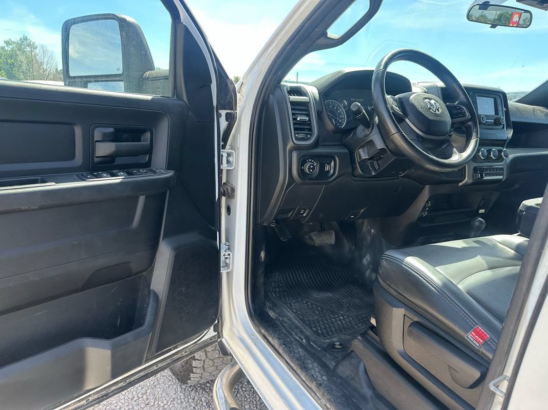 Used 2024 RAM 2500 Tradesman w/ Chrome Appearance Group AWD/4WD image 32