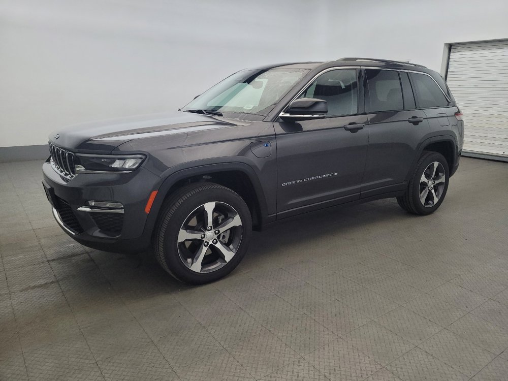 Used 2023 Jeep Grand Cherokee 4WD 4xe image 2