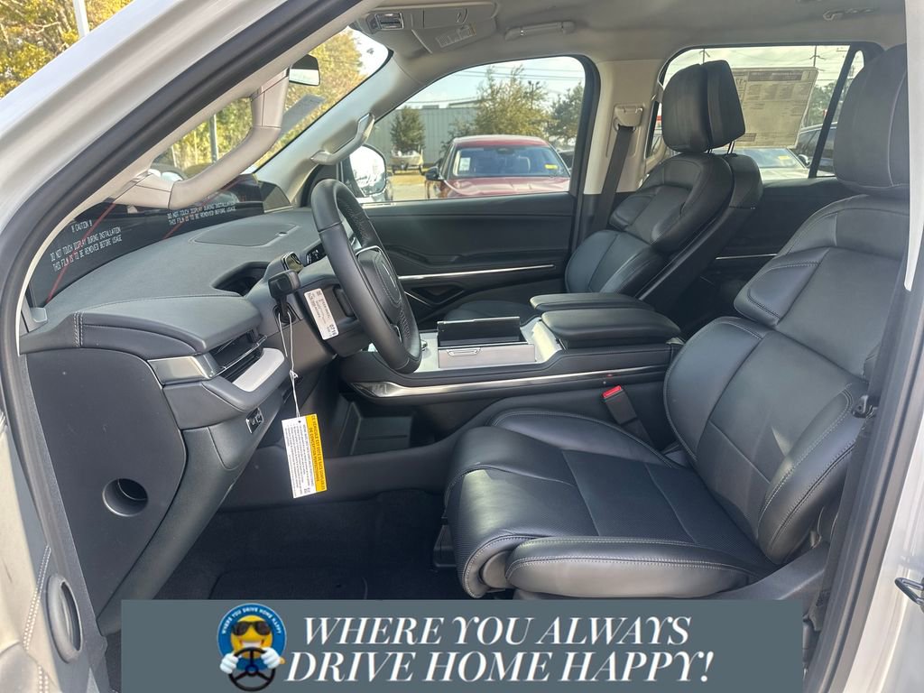 New 2026 Lincoln Navigator L Premier image 7