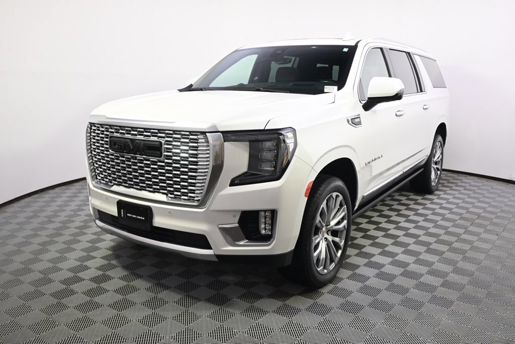 Used 2022 GMC Yukon XL Denali w/ Denali Premium Package AWD/4WD image 2