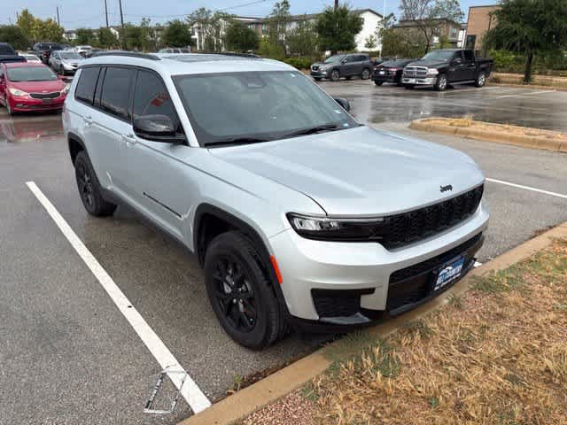 Used 2025 Jeep Grand Cherokee L Altitude RWD image 7