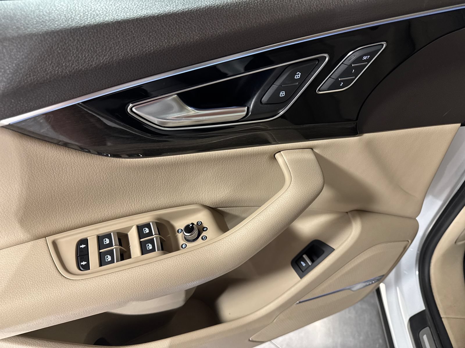 Used 2019 Audi Q7 3.0T Premium Plus w/ Premium Plus Package AWD/4WD image 12