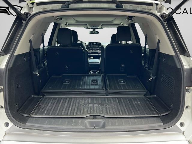 Used 2022 Nissan Pathfinder Platinum w/ Cargo Package FWD image 9