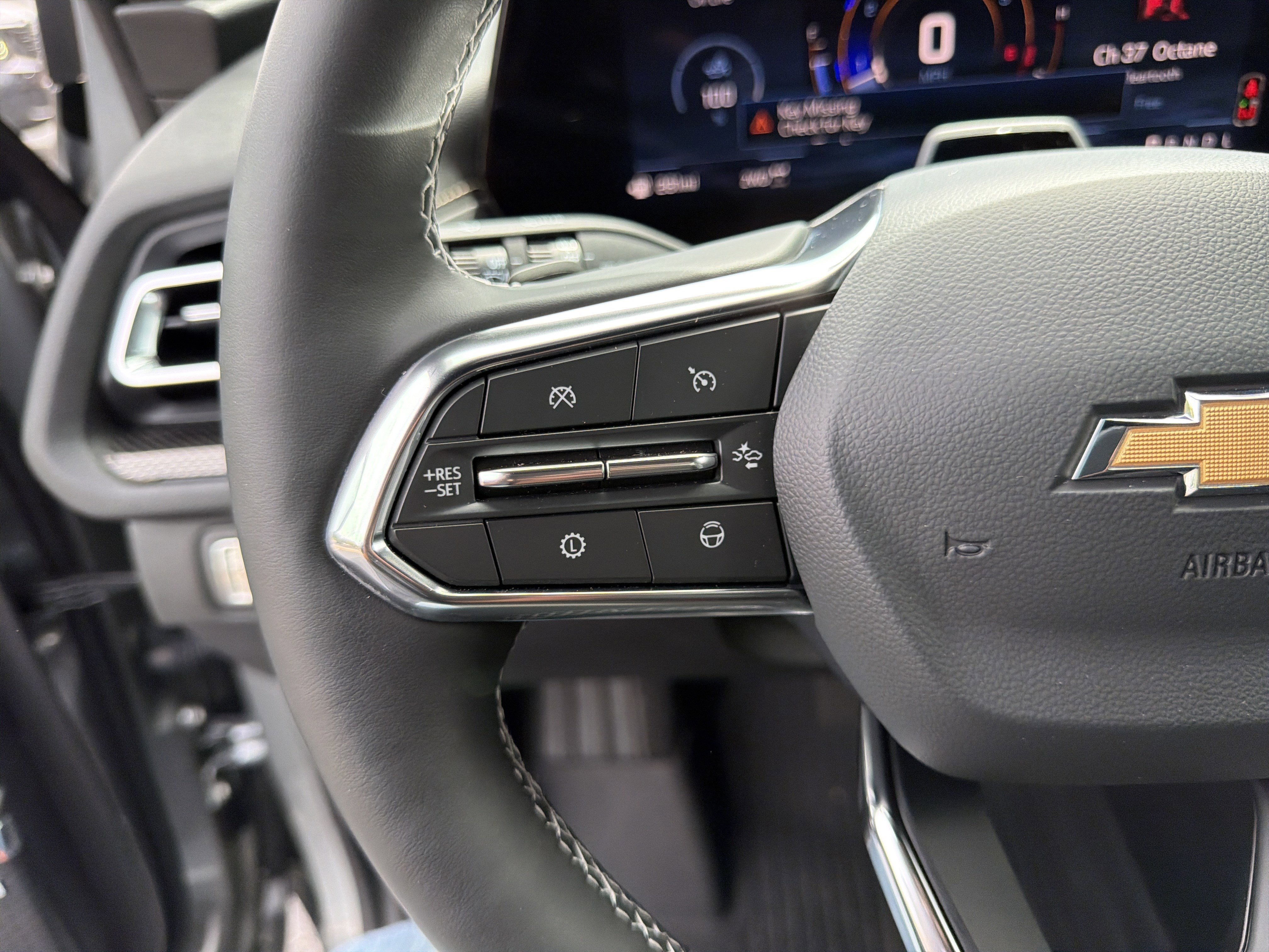 Used 2025 Chevrolet Traverse High Country w/ LPO, Floor Liner Package AWD/4WD image 25