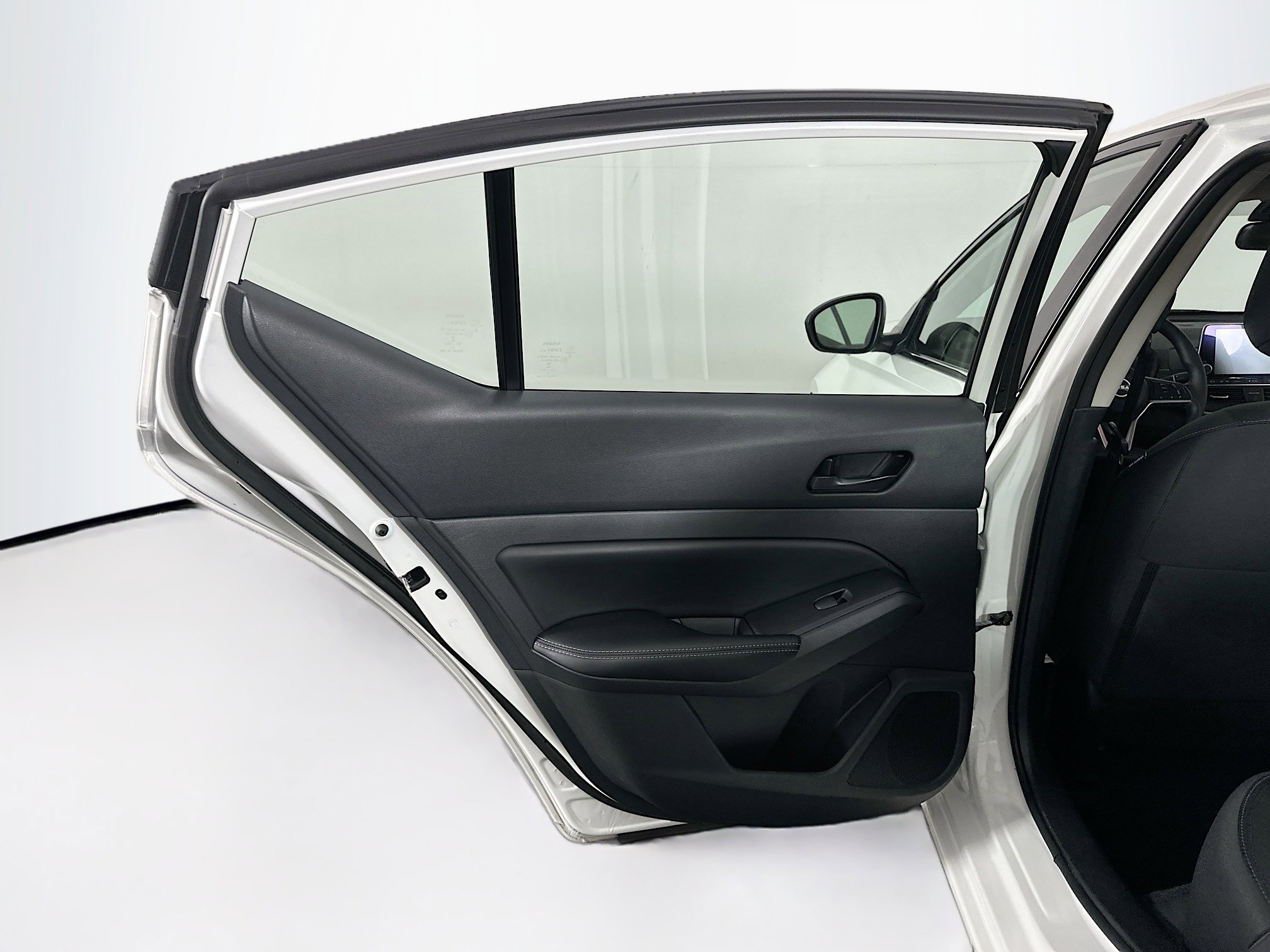 Used 2025 Nissan Altima 2.5 SV image 24