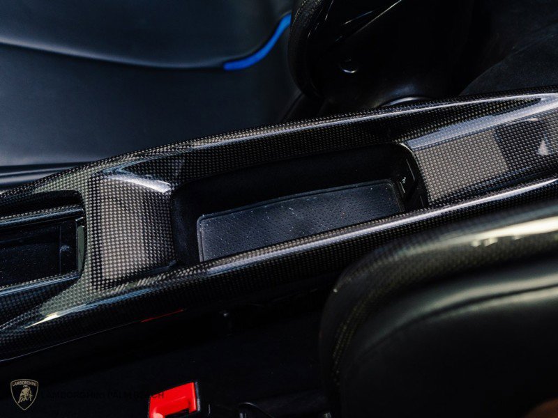 Used 2023 Ferrari 296 GTS image 21