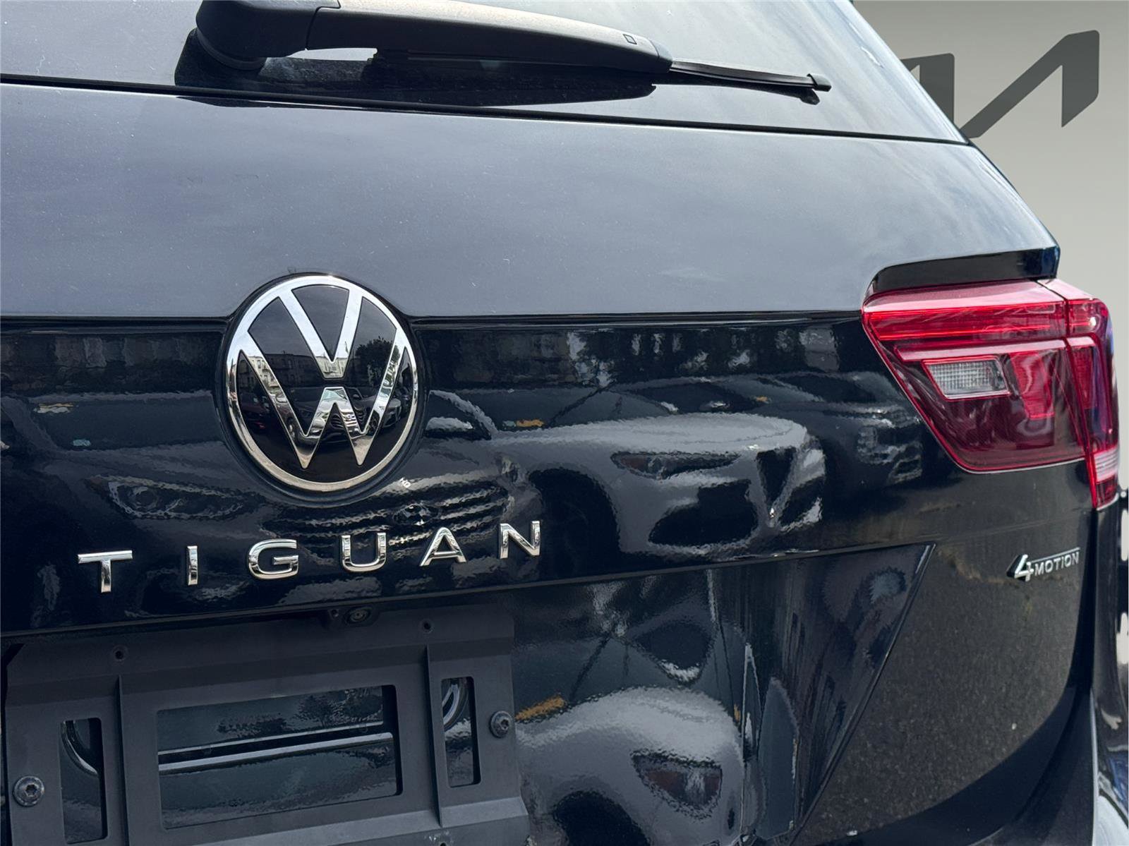 Used 2022 Volkswagen Tiguan S image 23