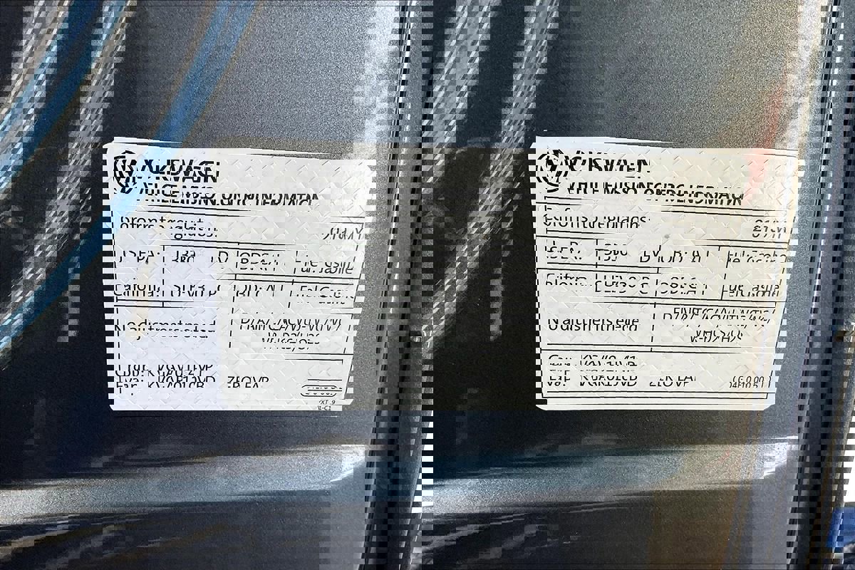 Used 2019 Volkswagen Golf S image 14