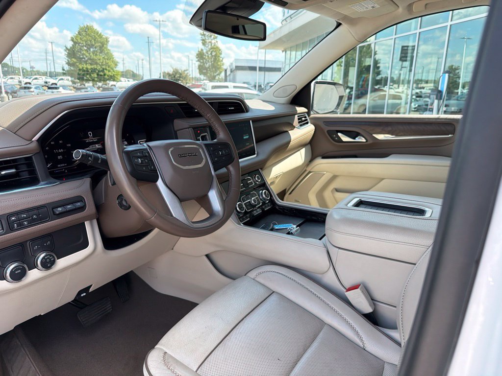 Used 2024 GMC Yukon Denali RWD image 17