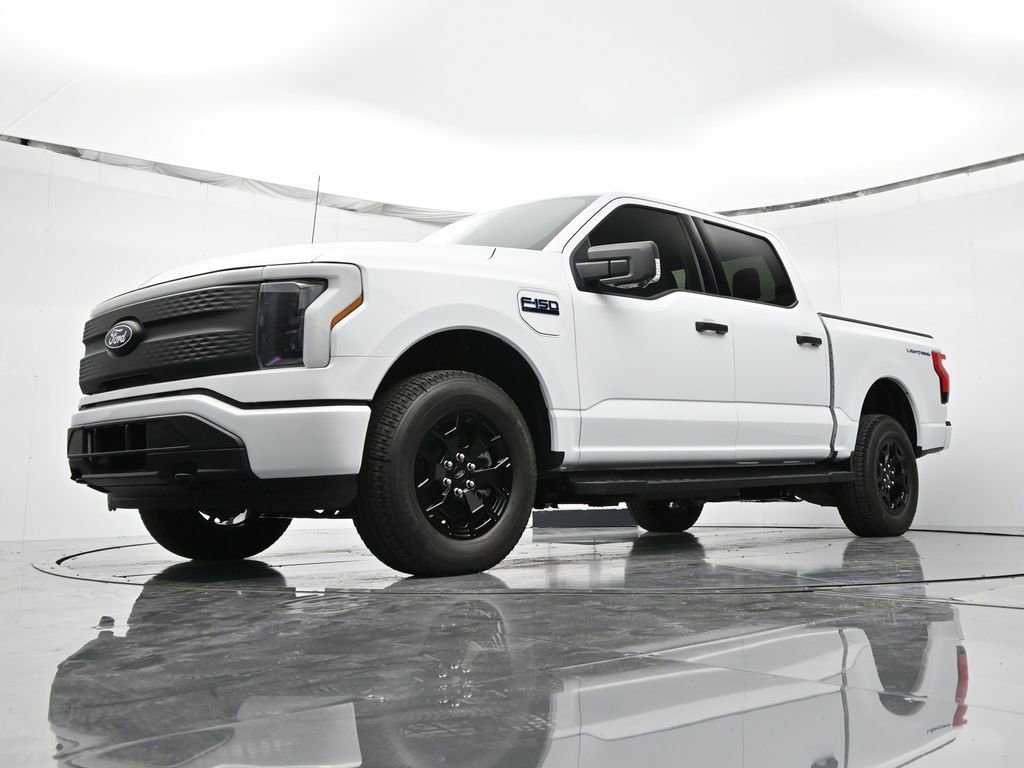 New 2025 Ford F150 Lightning XLT image 40