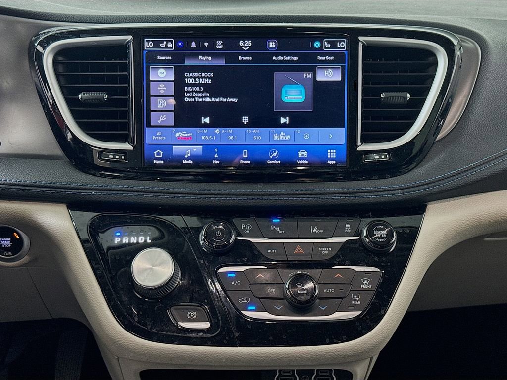 Used 2021 Chrysler Pacifica Touring-L w/ Uconnect Theater Family Group image 15