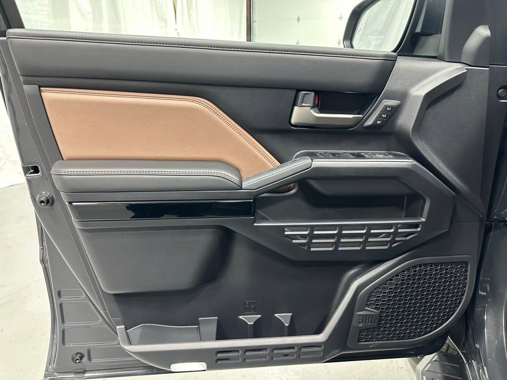 Used 2025 Toyota 4Runner Limited image 8