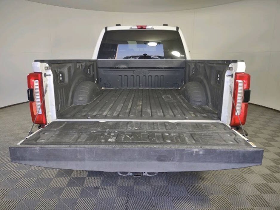 Used 2025 Ford F250 Lariat w/ FX4 Off-Road Package AWD/4WD image 9
