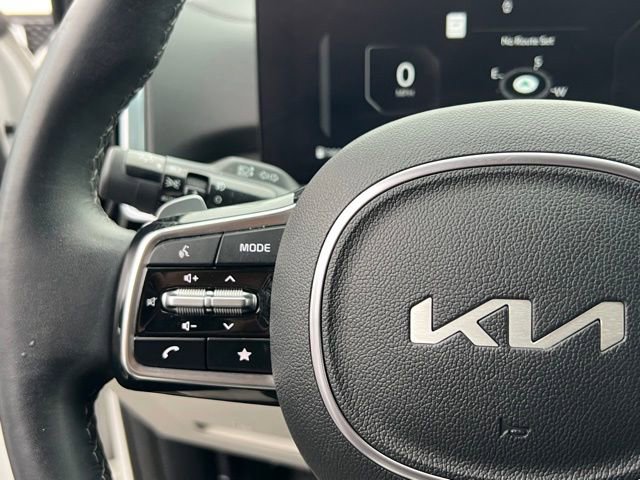 Certified 2025 Kia Sorento SX Prestige image 23