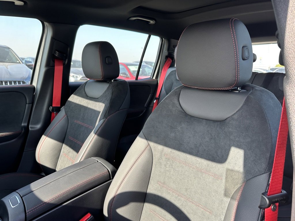New 2025 Mercedes-Benz GLB 35 AMG 4MATIC image 19