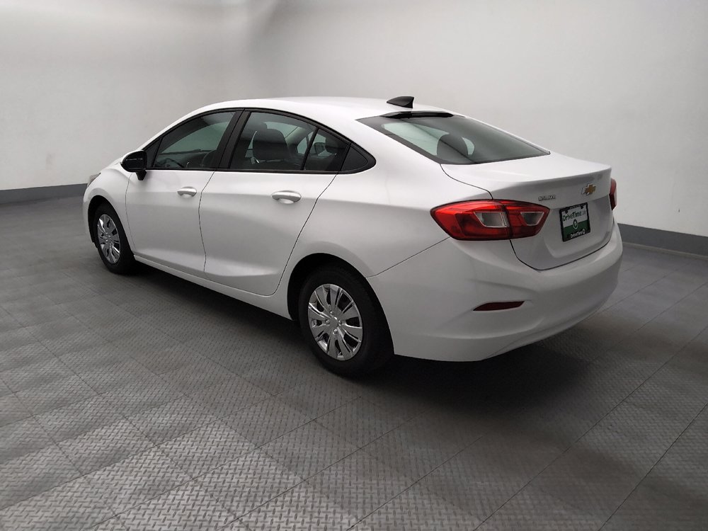 Used 2017 Chevrolet Cruze LS FWD image 5