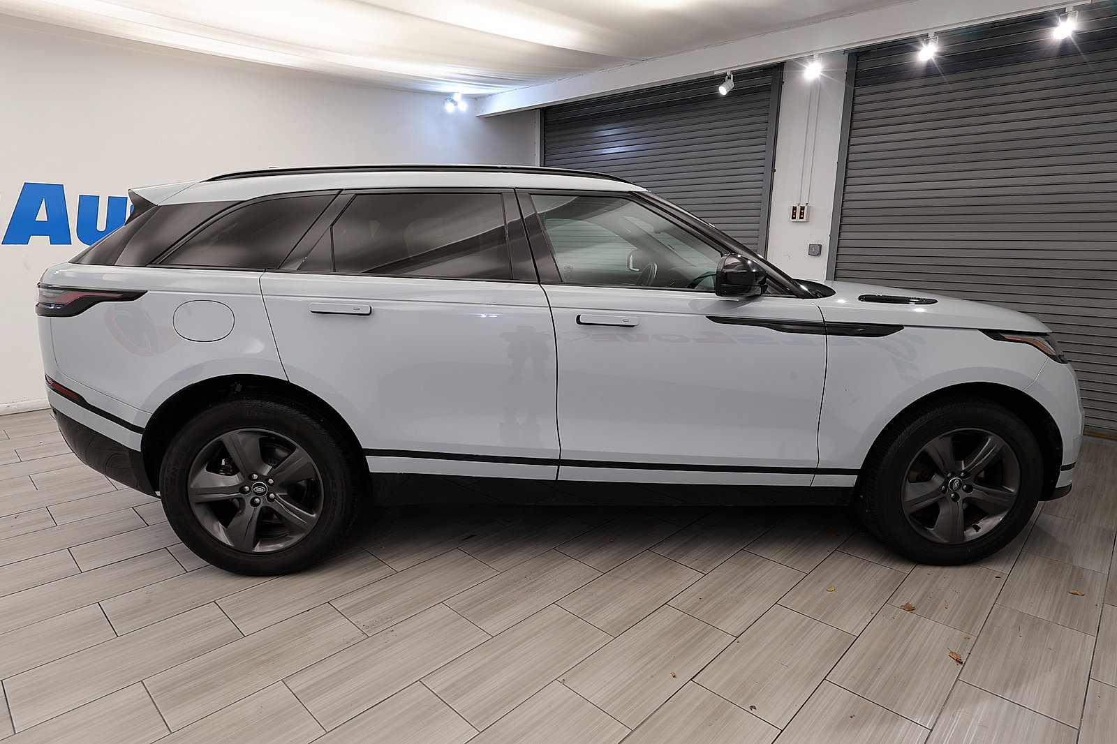 Used 2025 Land Rover Range Rover Velar Dynamic SE AWD/4WD image 6