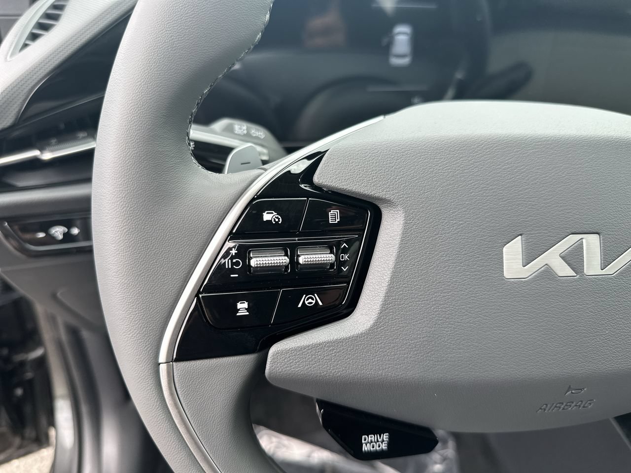 New 2026 Kia Niro EX FWD image 6