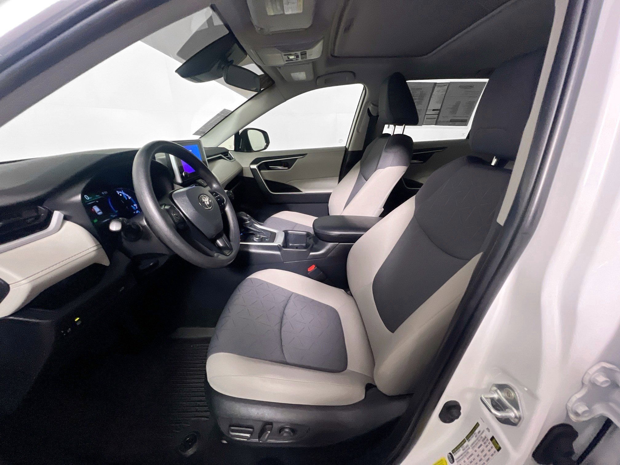 Used 2024 Toyota RAV4 XLE image 14