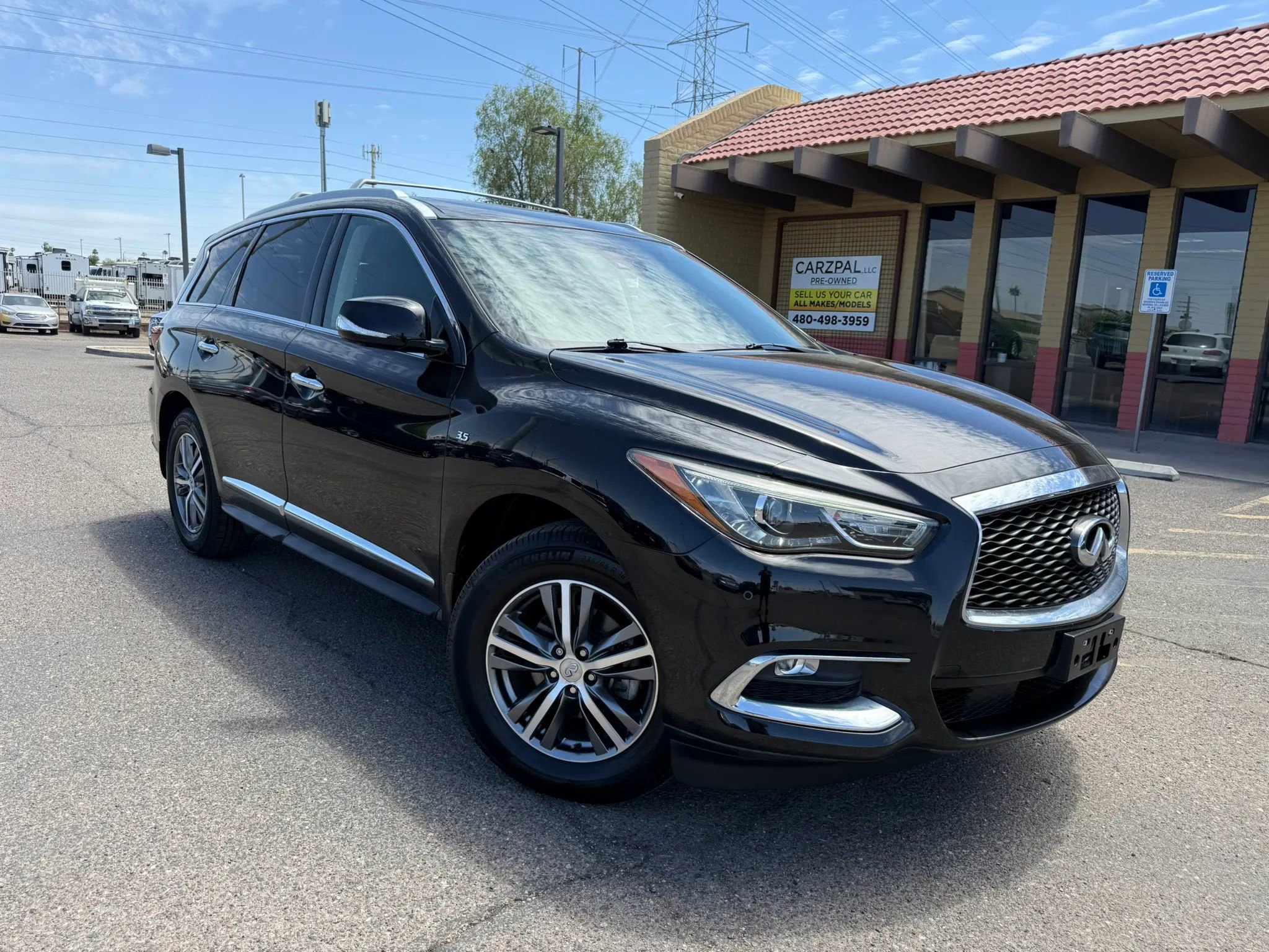 Used 2020 INFINITI QX60 Luxe w/ Essential Package FWD image 1