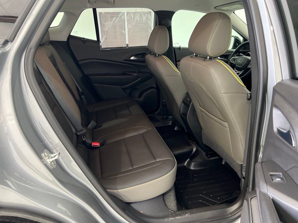 Used 2025 Chevrolet Trax ACTIV w/ Driver Confidence Package FWD image 24