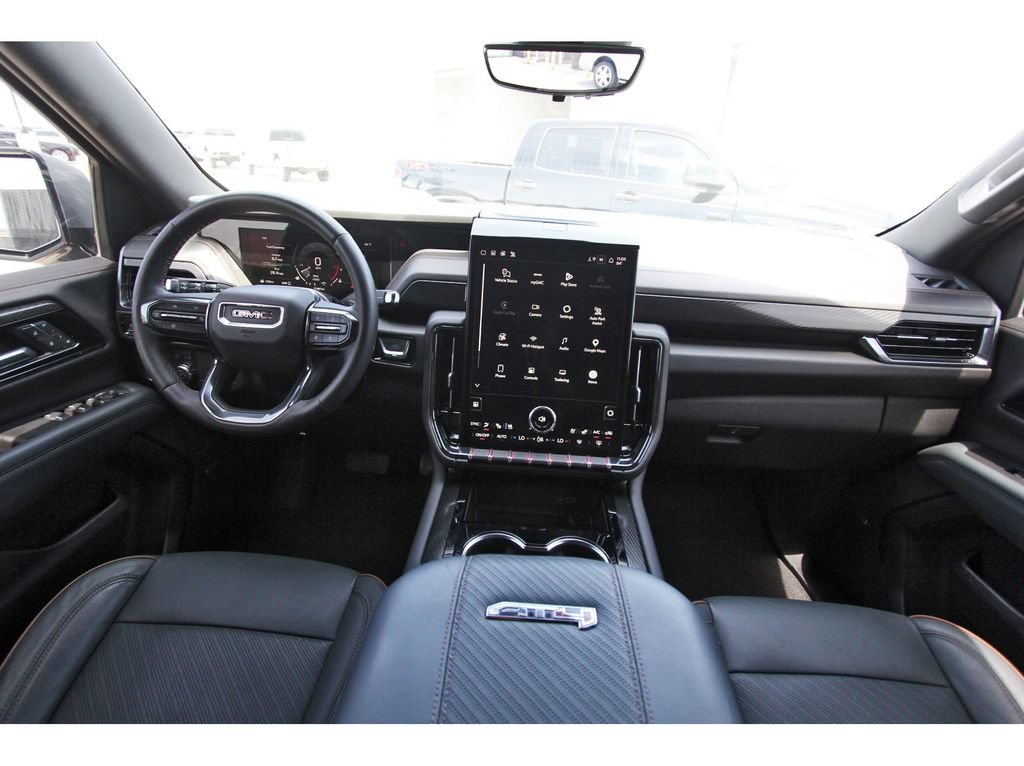 Used 2025 GMC Yukon AT4 w/ AT4 Premium Package AWD/4WD image 9