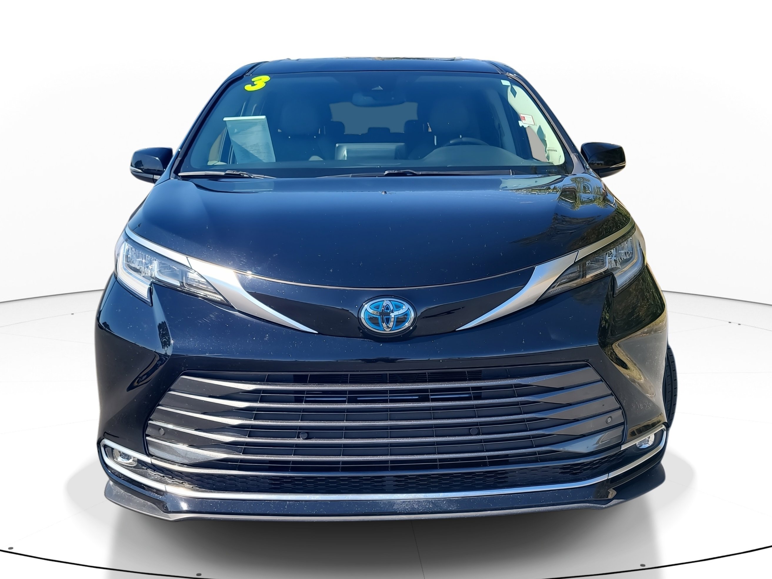Certified 2023 Toyota Sienna Limited image 2