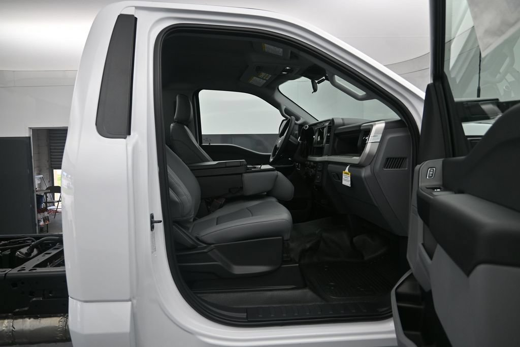 New 2026 Ford F600 4x4 Regular Cab Super Duty w/ XL Chrome Package image 22