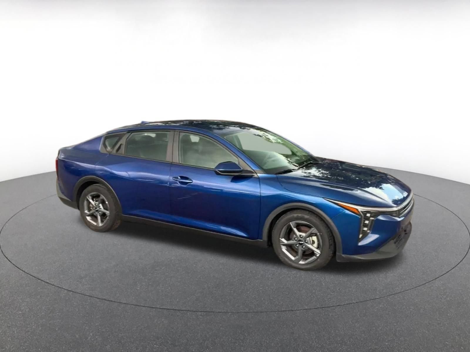 Used 2025 Kia K4 FWD image 2