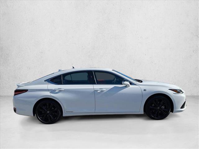 Used 2022 Lexus ES 300h F Sport image 4