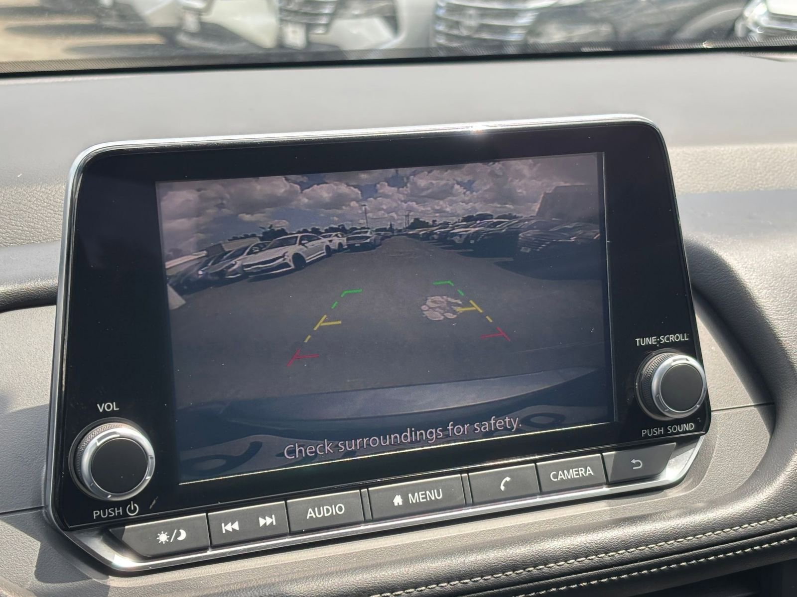 Used 2025 Nissan Rogue SV FWD image 25