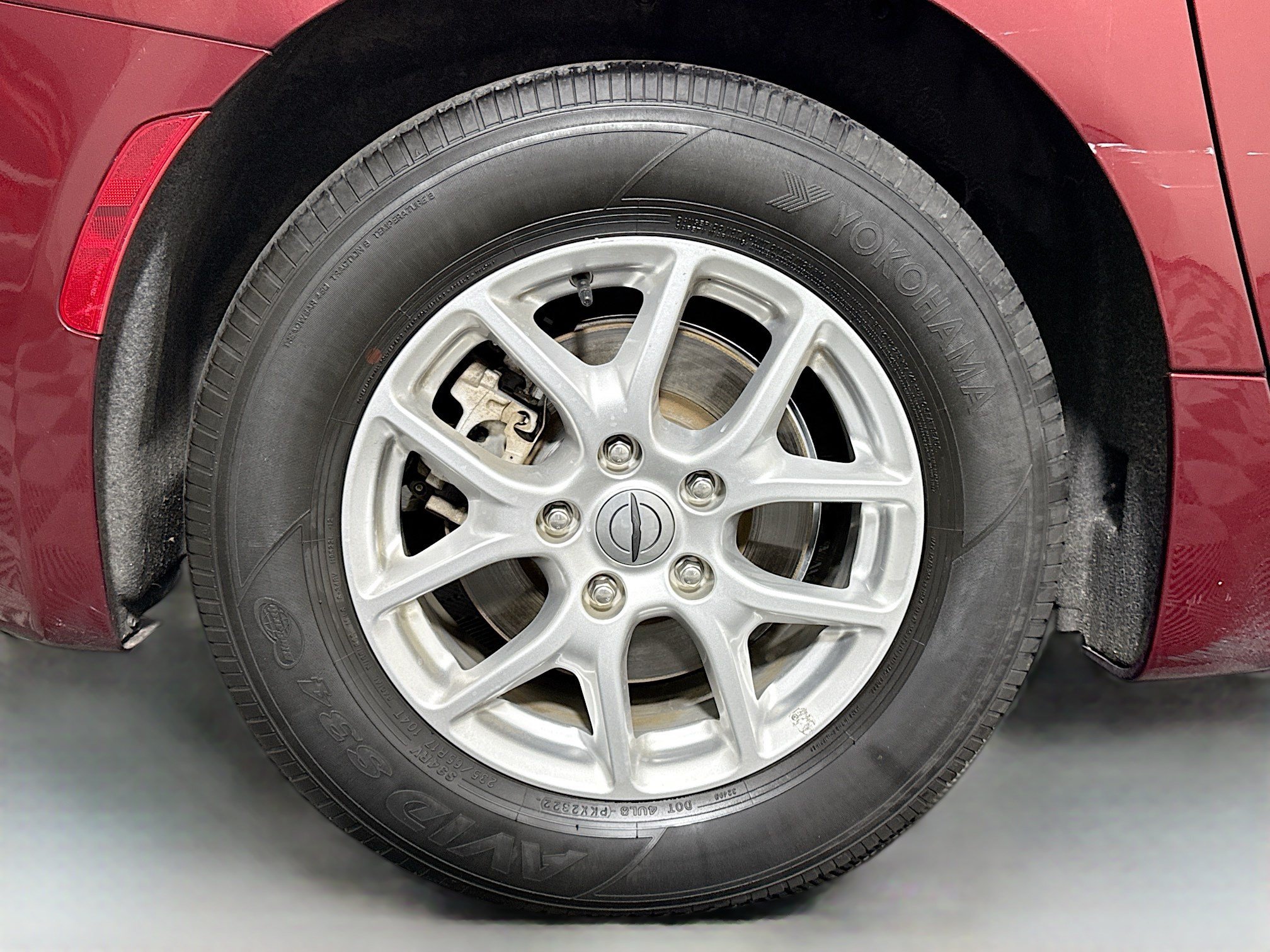Used 2023 Chrysler Voyager LX FWD image 33