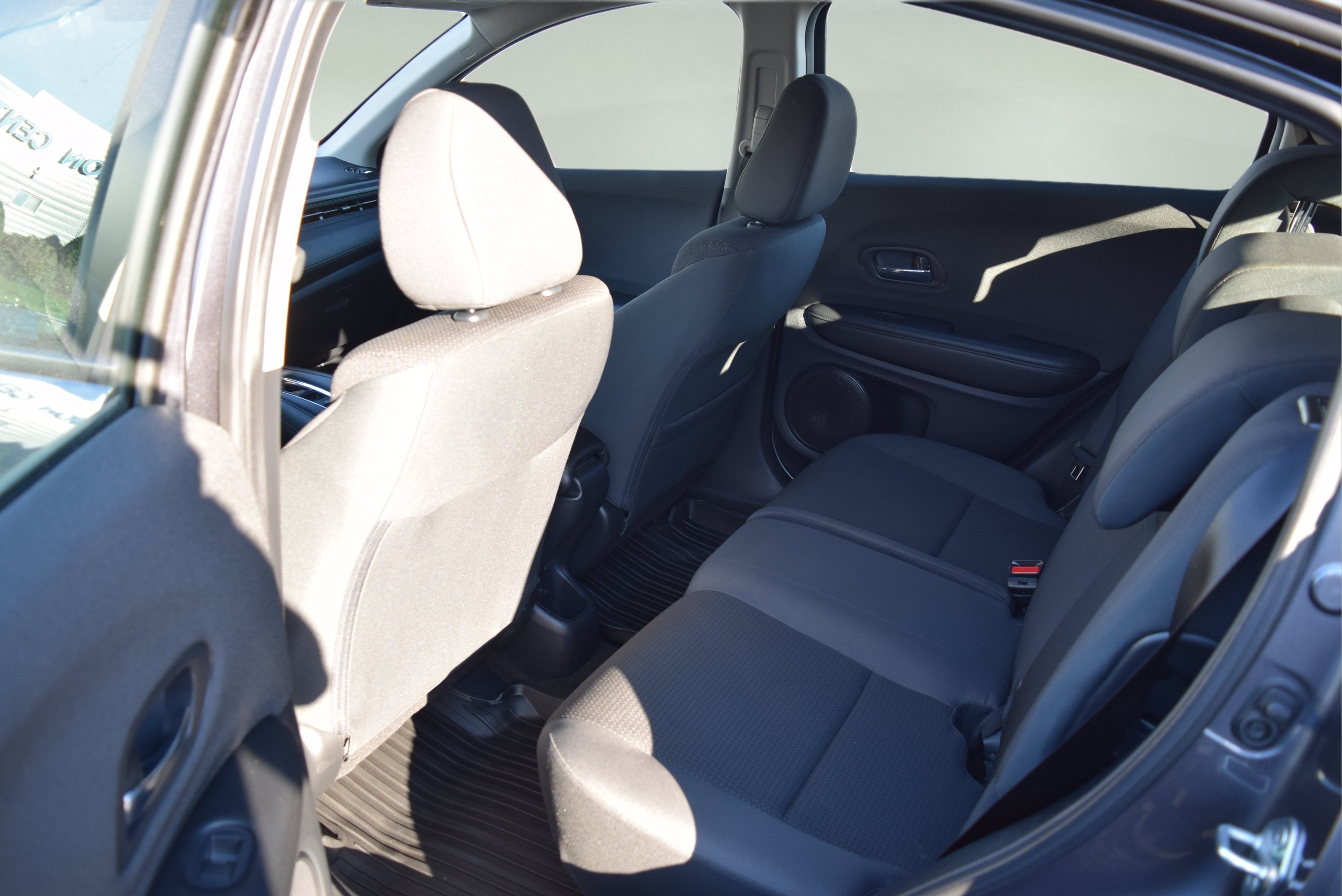 Used 2022 Honda HR-V LX image 8