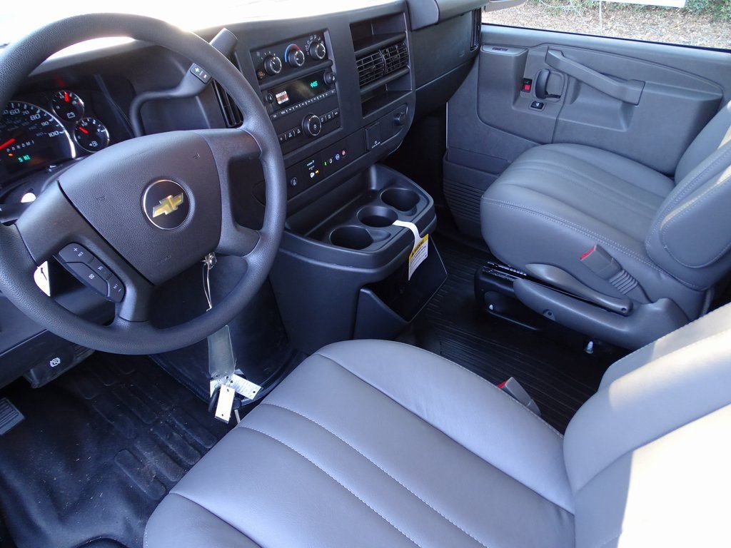 New 2025 Chevrolet Express 2500 Work Van w/ Driver Convenience Package image 7