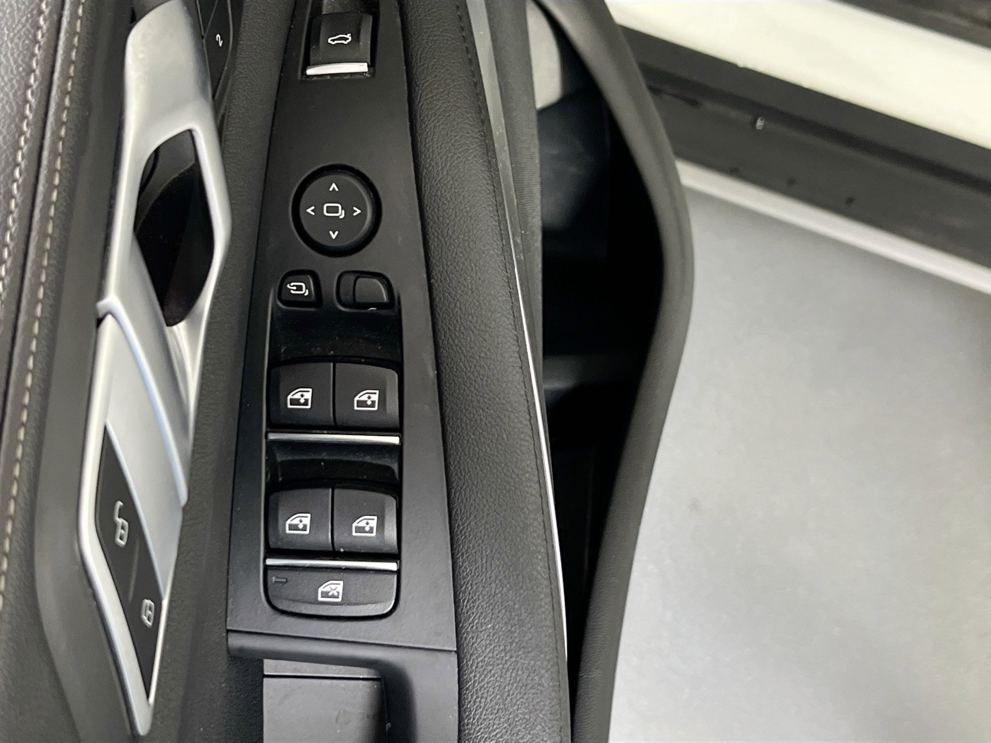 Used 2019 BMW X5 xDrive40i w/ Premium Package 2 AWD/4WD image 18