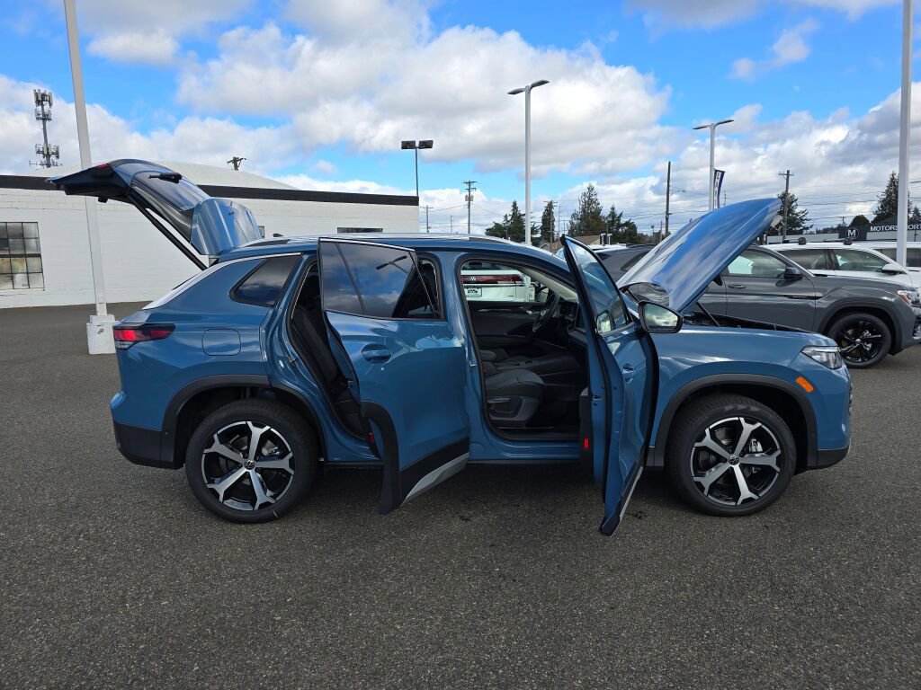 New 2026 Volkswagen Tiguan SE image 19