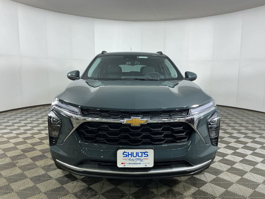 New 2026 Chevrolet Trax LT w/ Driver Confidence Package image 2