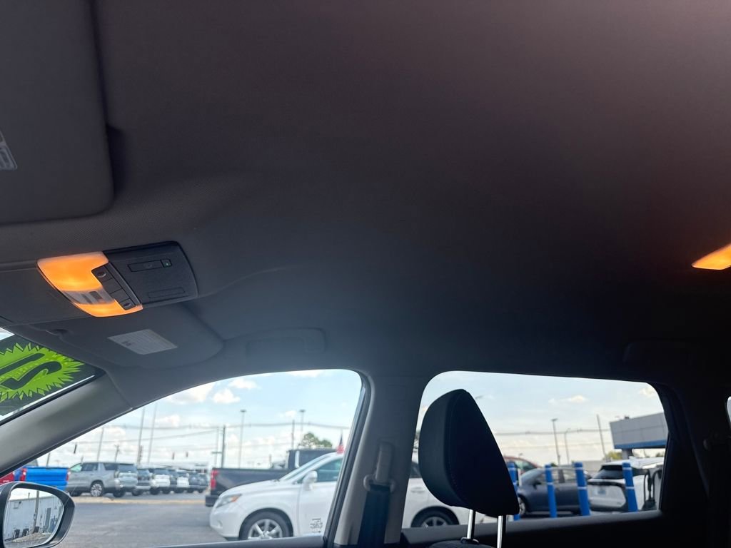 Used 2021 Nissan Rogue SV image 25