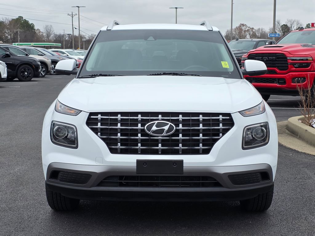 Used 2022 Hyundai Venue SEL image 3