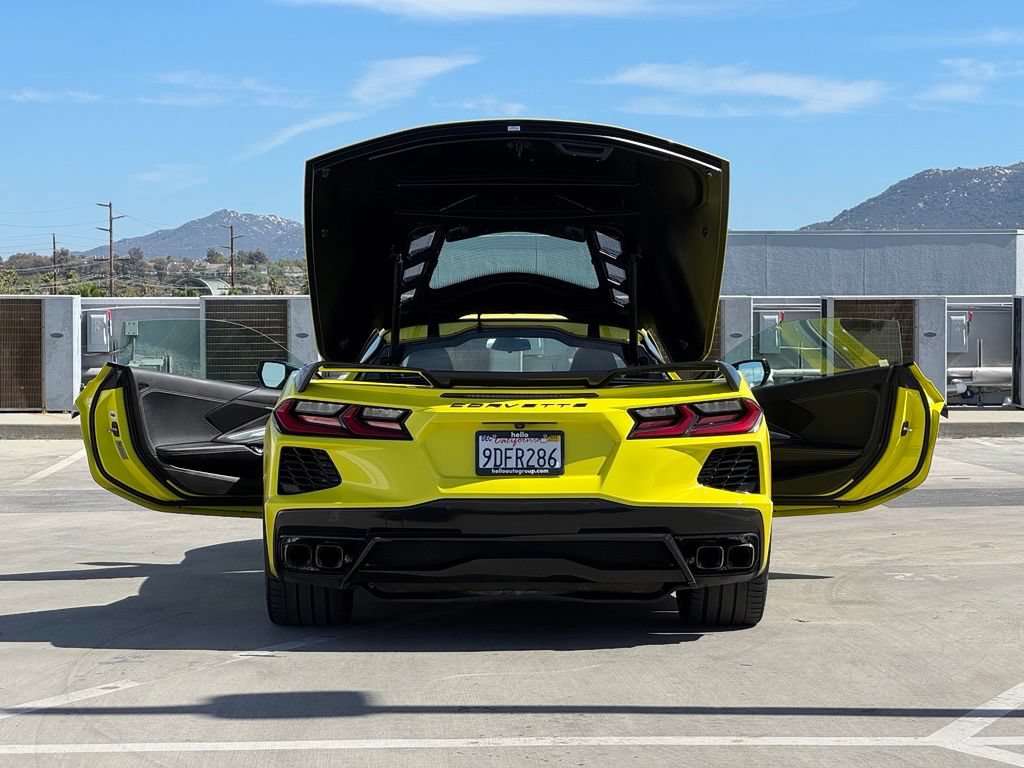 Used 2021 Chevrolet Corvette Stingray Coupe w/ Z51 Performance Package RWD image 27