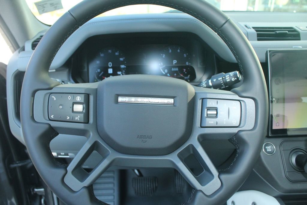 New 2026 Land Rover Defender 110 X-Dynamic SE AWD/4WD image 16