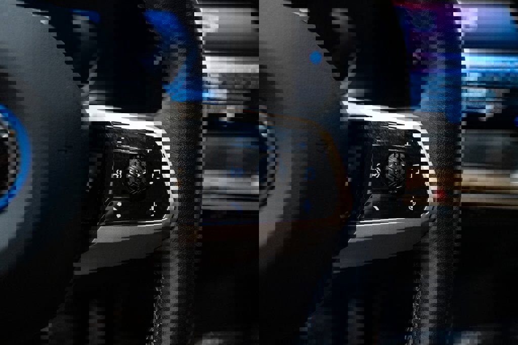 Used 2023 BMW iX xDrive50 w/ Ultimate Package 2 image 19