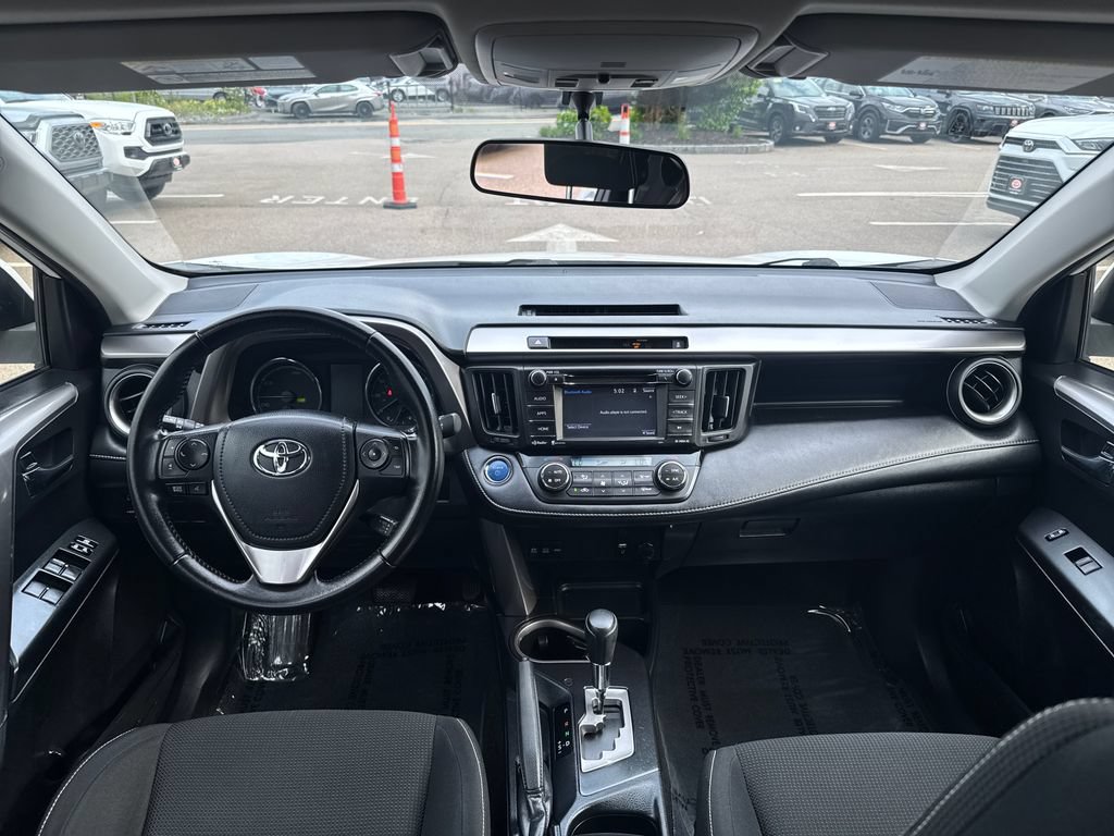 Used 2016 Toyota RAV4 XLE AWD/4WD image 12